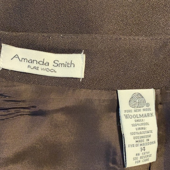 Amanda Smith Pure Wool Jacket & Skirt - Picture 6 of 8
